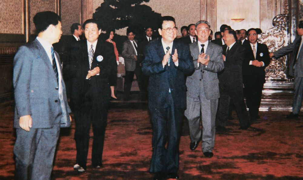 1997-李鵬總理接見(jiàn)代表并講話(huà)1小.jpg